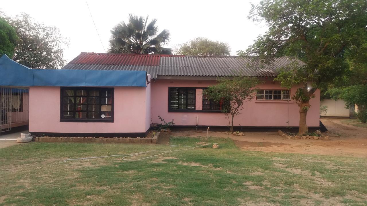 Kumunzi Backpackers Vandrerhjem Lusaka Eksteriør bilde