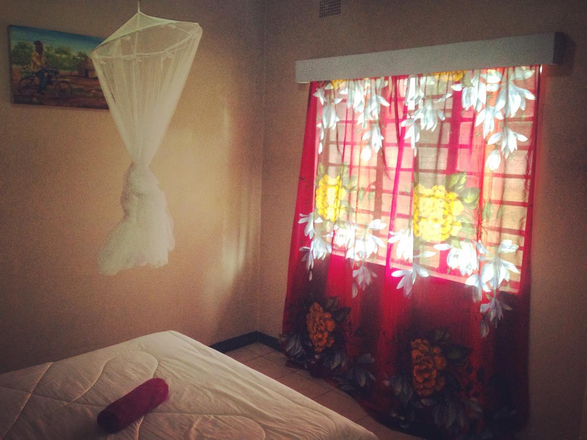 Kumunzi Backpackers Vandrerhjem Lusaka Eksteriør bilde
